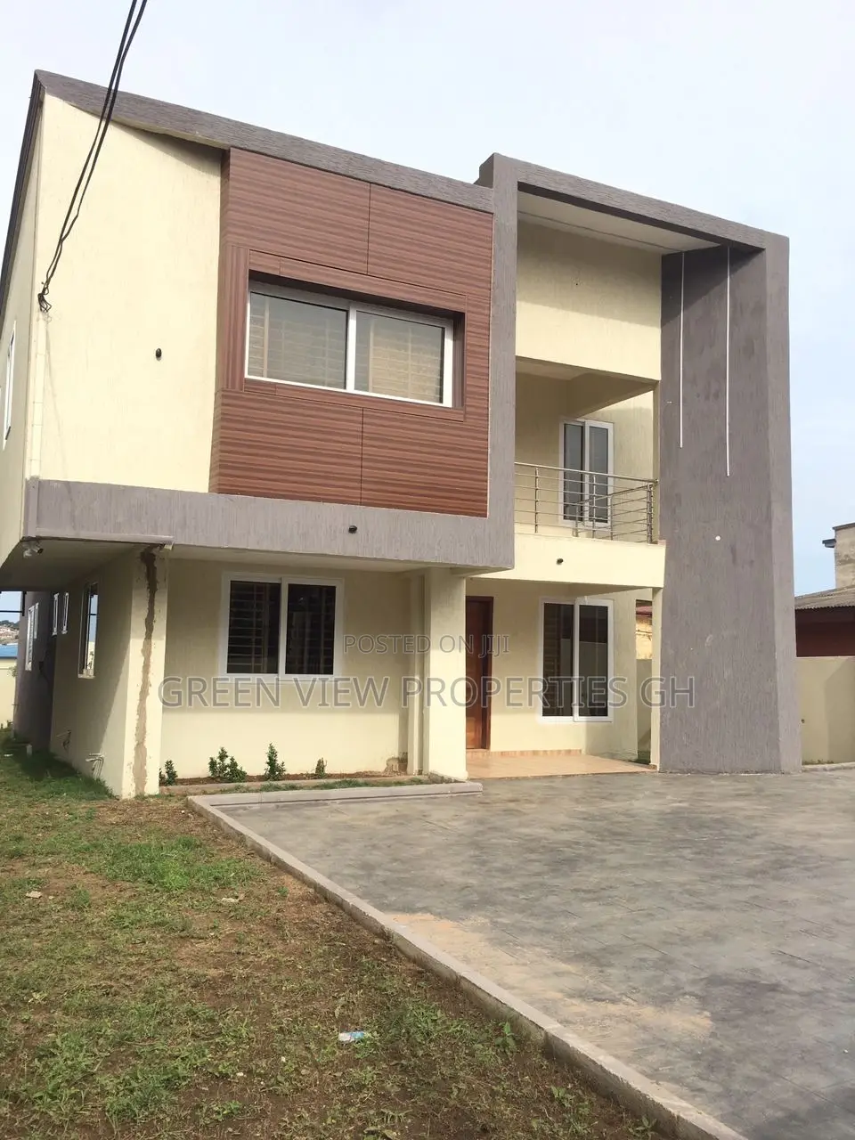 4bdrm Duplex in West Hills Mall Area for sale in West Hills Mall Area