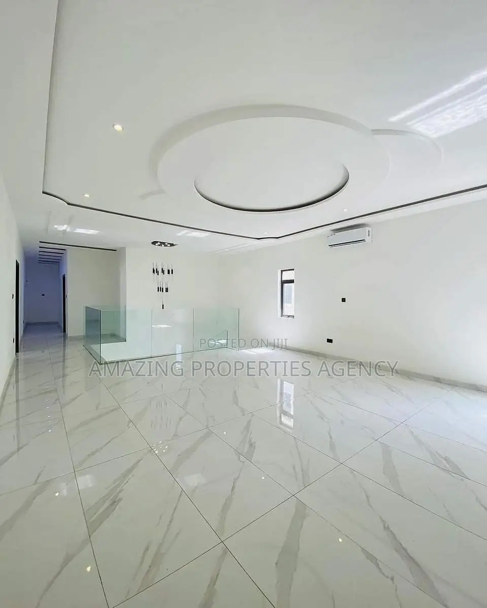 5bdrm House in East Legon for sale in East Legon