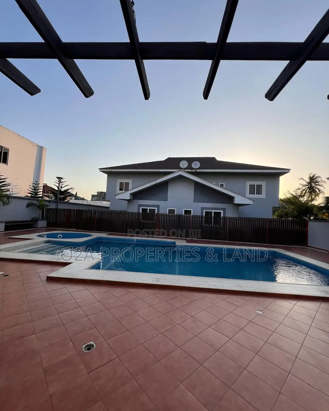 Furnished 4bdrm Townhouse / Terrace in East Legon Near The, Bawaleshie in Bawaleshie