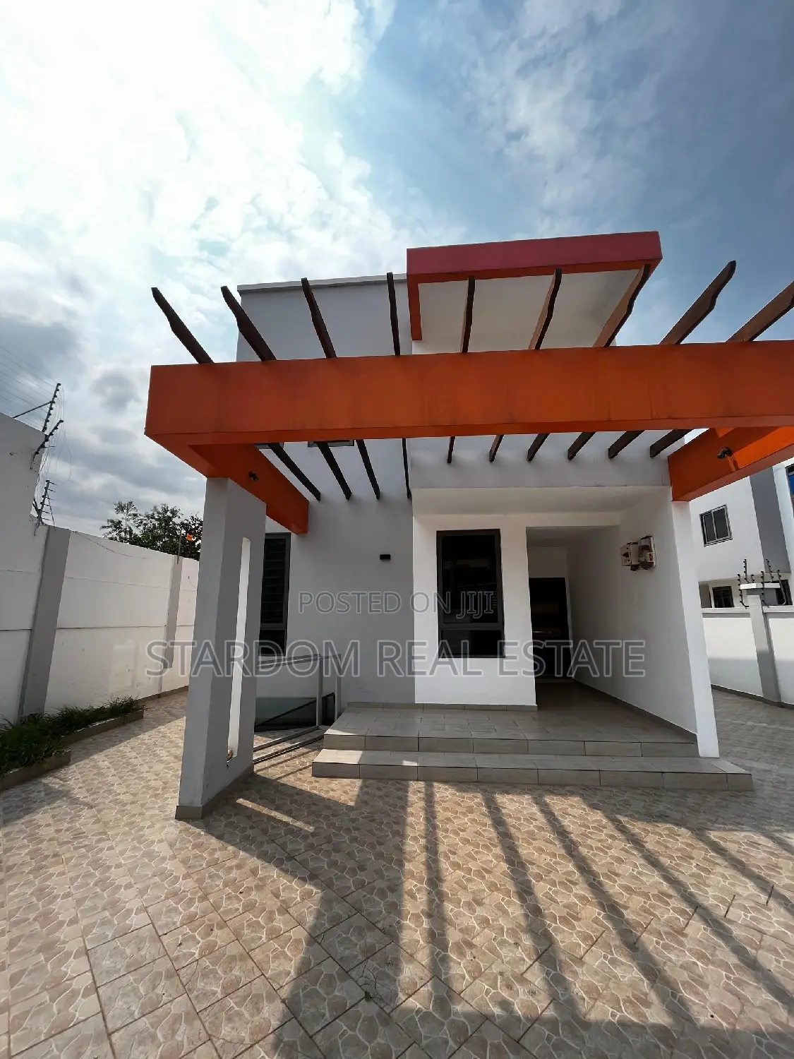 Furnished 4bdrm Duplex in East Legon for rent in East Legon