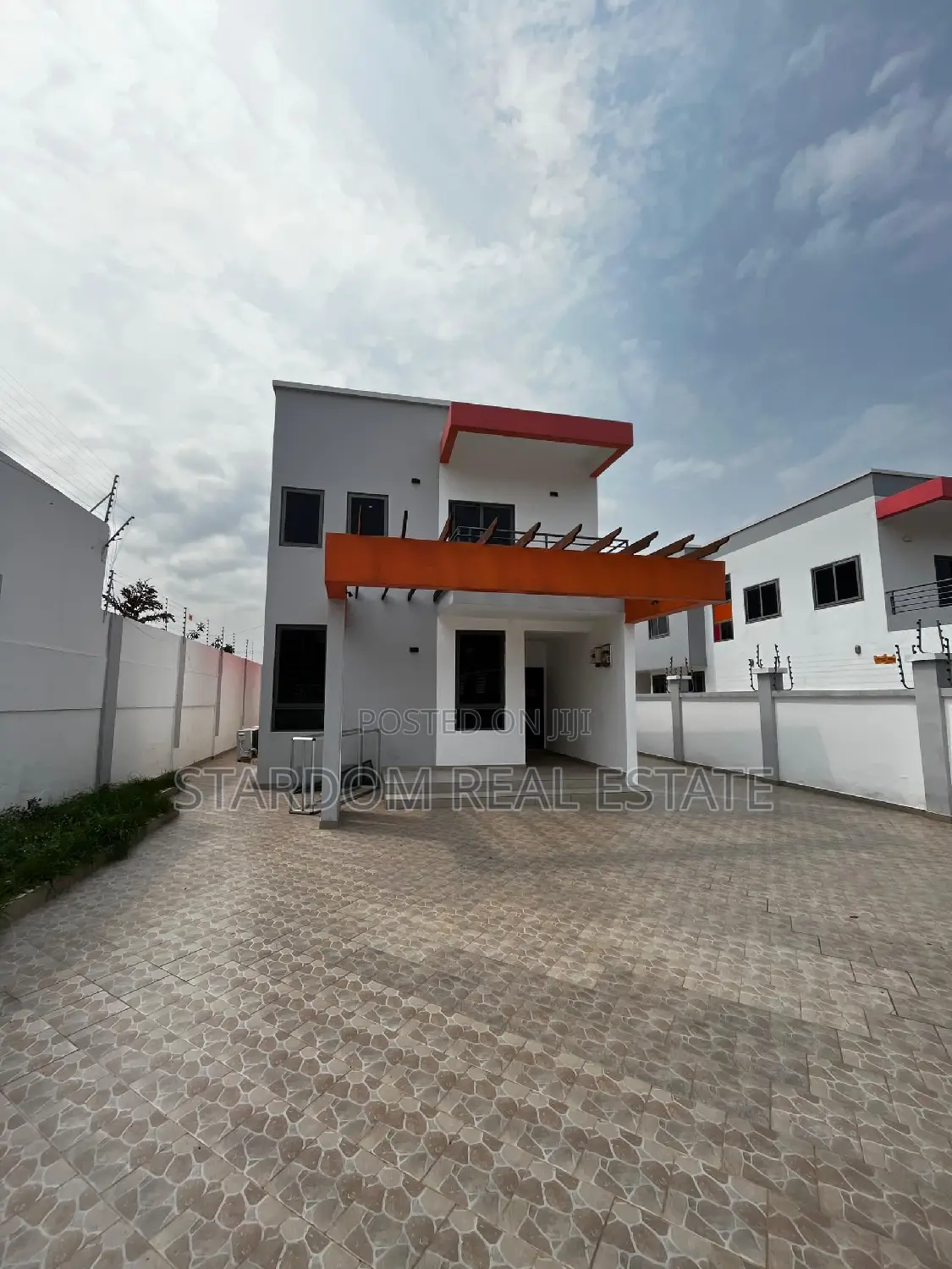 Furnished 4bdrm Duplex in East Legon for rent in East Legon