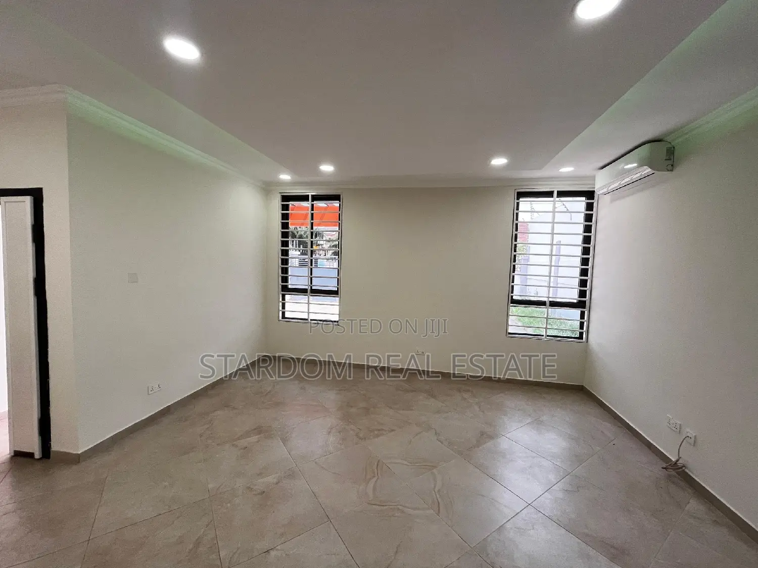 Furnished 4bdrm Duplex in East Legon for rent in East Legon