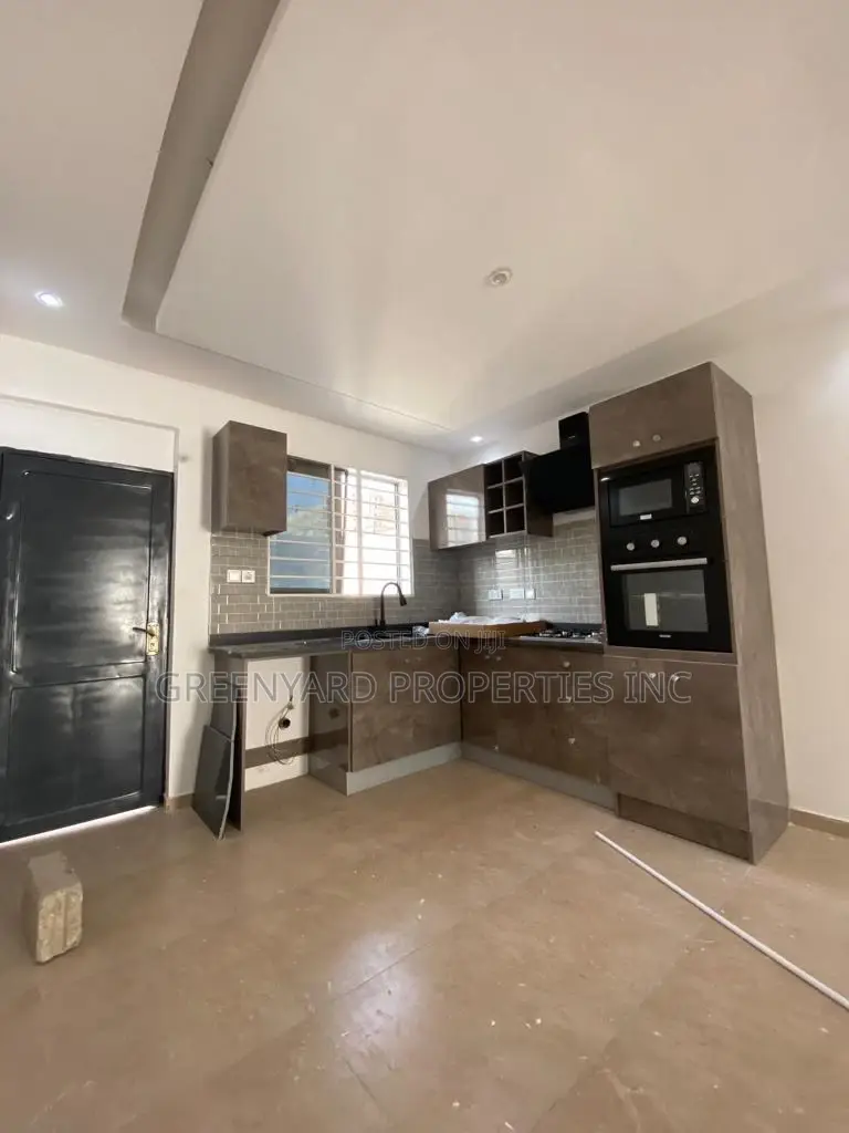 2bdrm House in Lakeside for sale in Lake Side Estate