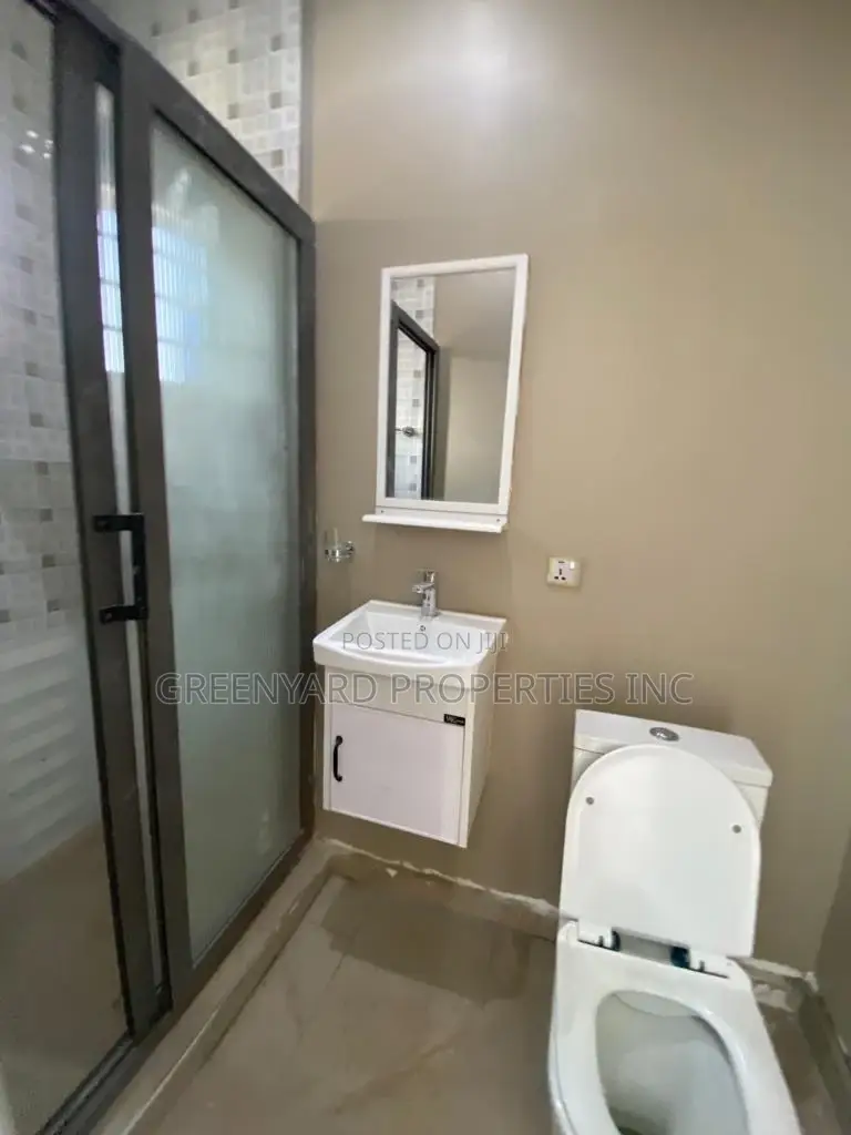 2bdrm House in Lakeside for sale in Lake Side Estate