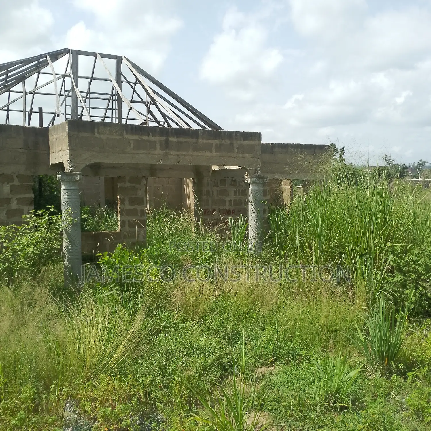 One Plot of Land for Sale With 4 Bedrooms Uncompleted in Ayensuano