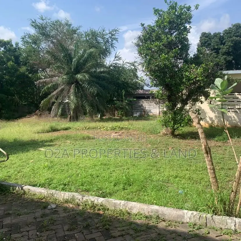 6bdrm House in Airport Residential for sale in Airport Residential Area
