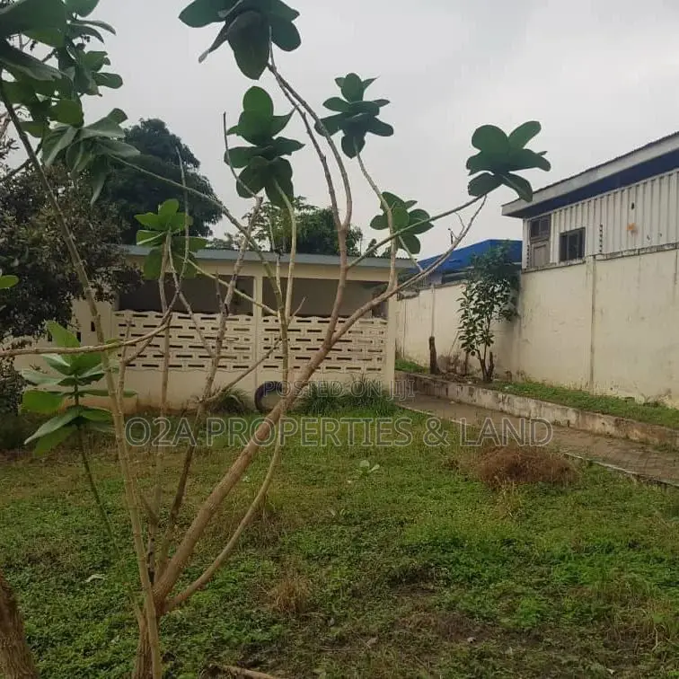6bdrm House in Airport Residential for sale in Airport Residential Area