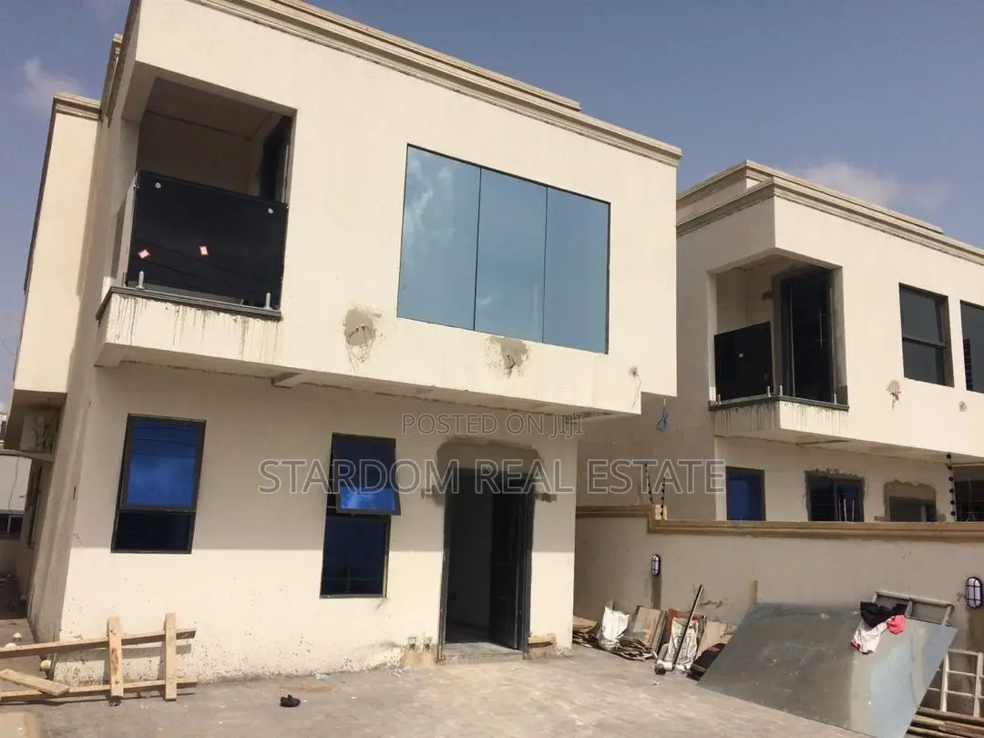 4bdrm Duplex in East Legon for sale in East Legon