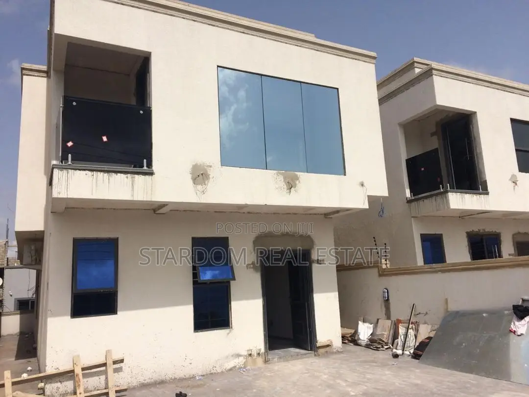 4bdrm Duplex in East Legon for sale in East Legon
