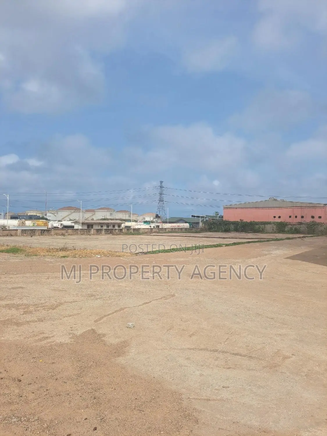 3200 SQM Warehouse With 7000sqm Open Space in Tema Metropolitan