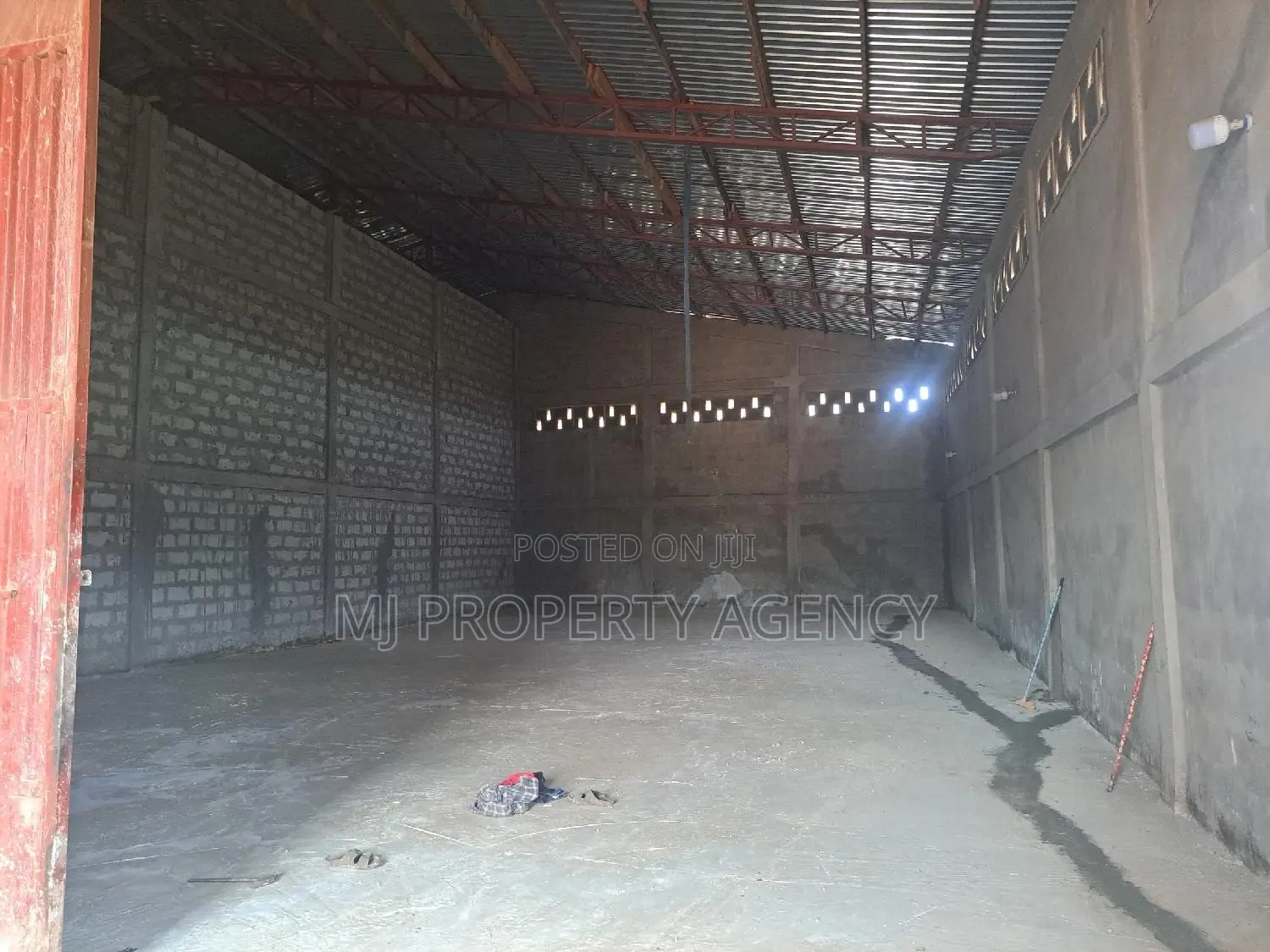 400 SQM Roadside Warehouse in Tema Metropolitan