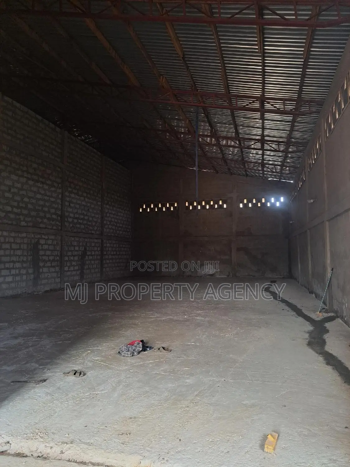 400 SQM Roadside Warehouse in Tema Metropolitan