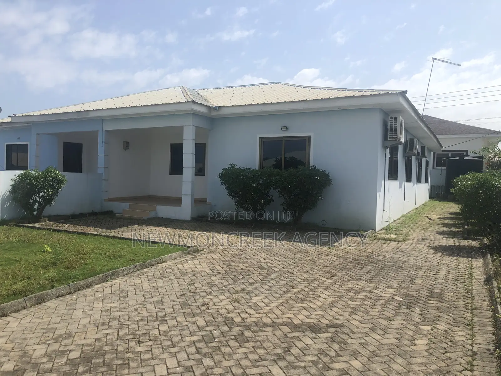 3bdrm Bungalow in Devtraco Estatesc25, Accra Metropolitan for sale in Accra Metropolitan