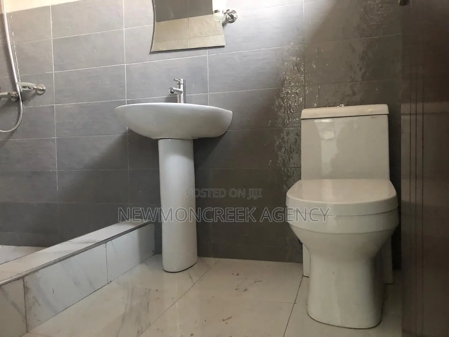 2bdrm Apartment in Oyarifa To Aburi, Accra Metropolitan for sale in Accra Metropolitan