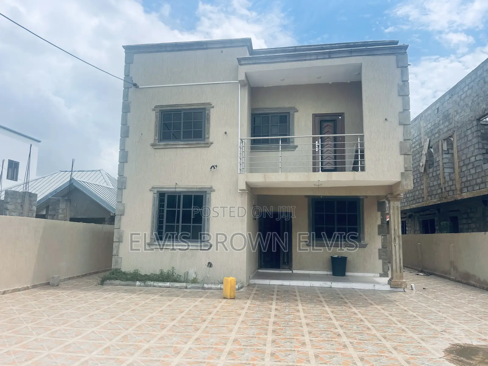 4bdrm Duplex in Botwe School for sale in Ashaley Botwe