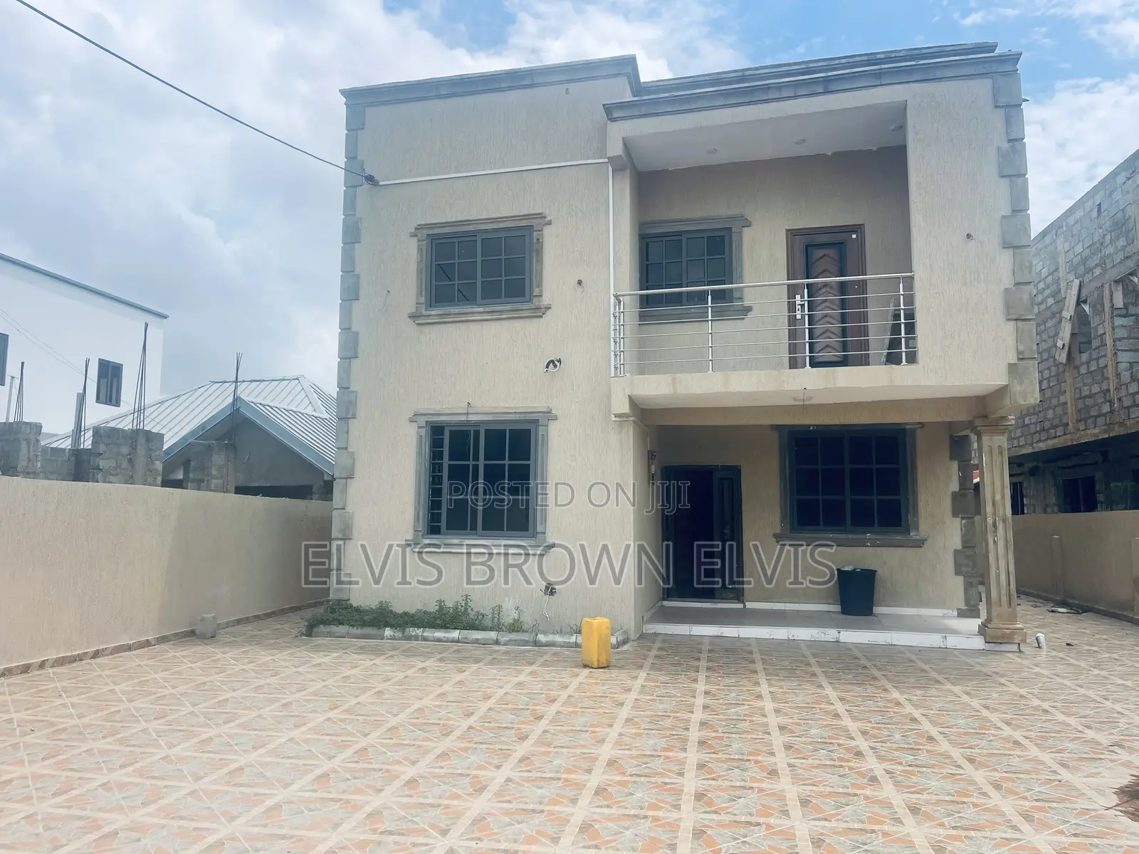 4bdrm Duplex in Botwe School for sale in Ashaley Botwe