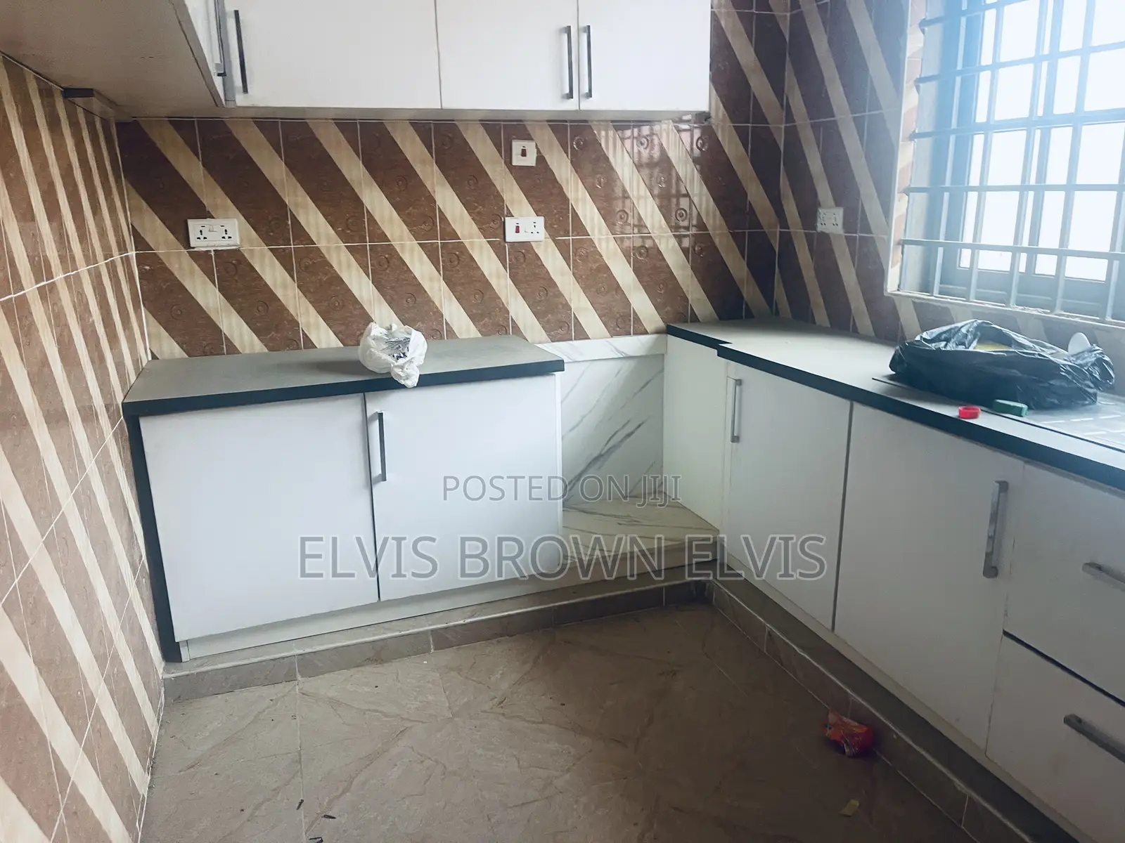 4bdrm Duplex in Botwe School for sale in Ashaley Botwe