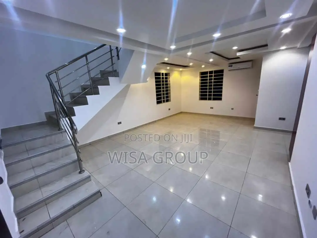 3bdrm Duplex in Wisa Groups, Accra Metropolitan for sale in Accra Metropolitan