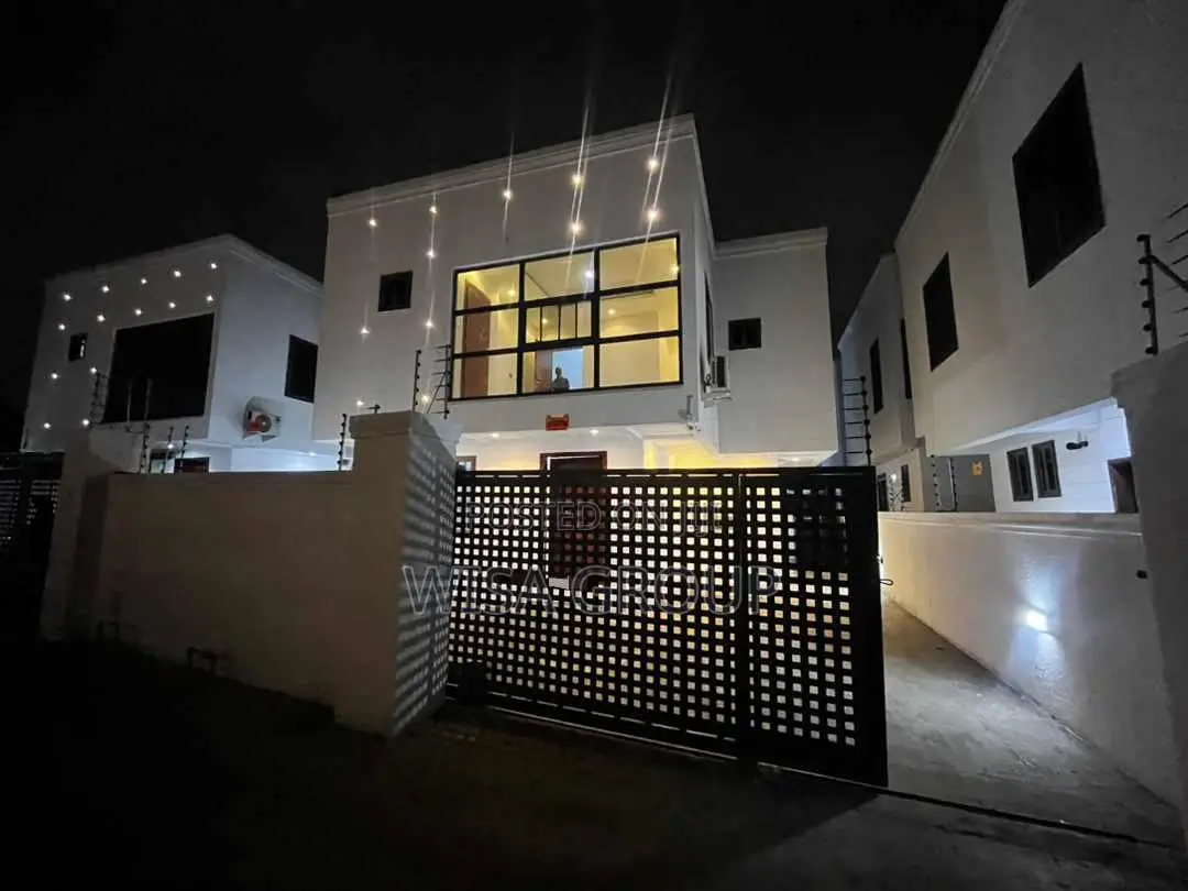 3bdrm Duplex in Wisa Groups, Accra Metropolitan for sale in Accra Metropolitan