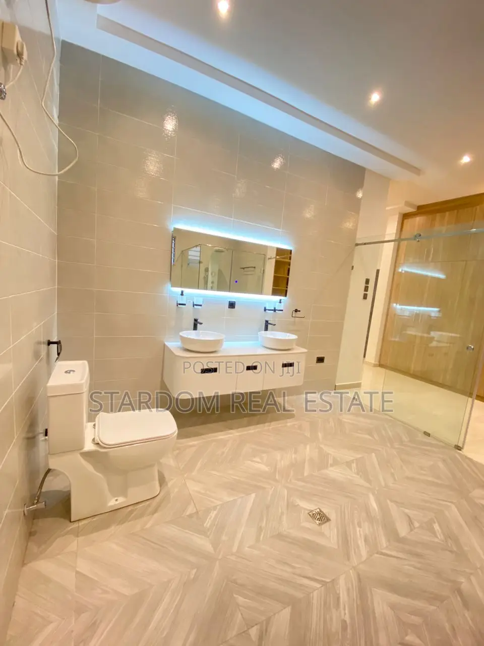 4bdrm Duplex in East Legon for sale in East Legon