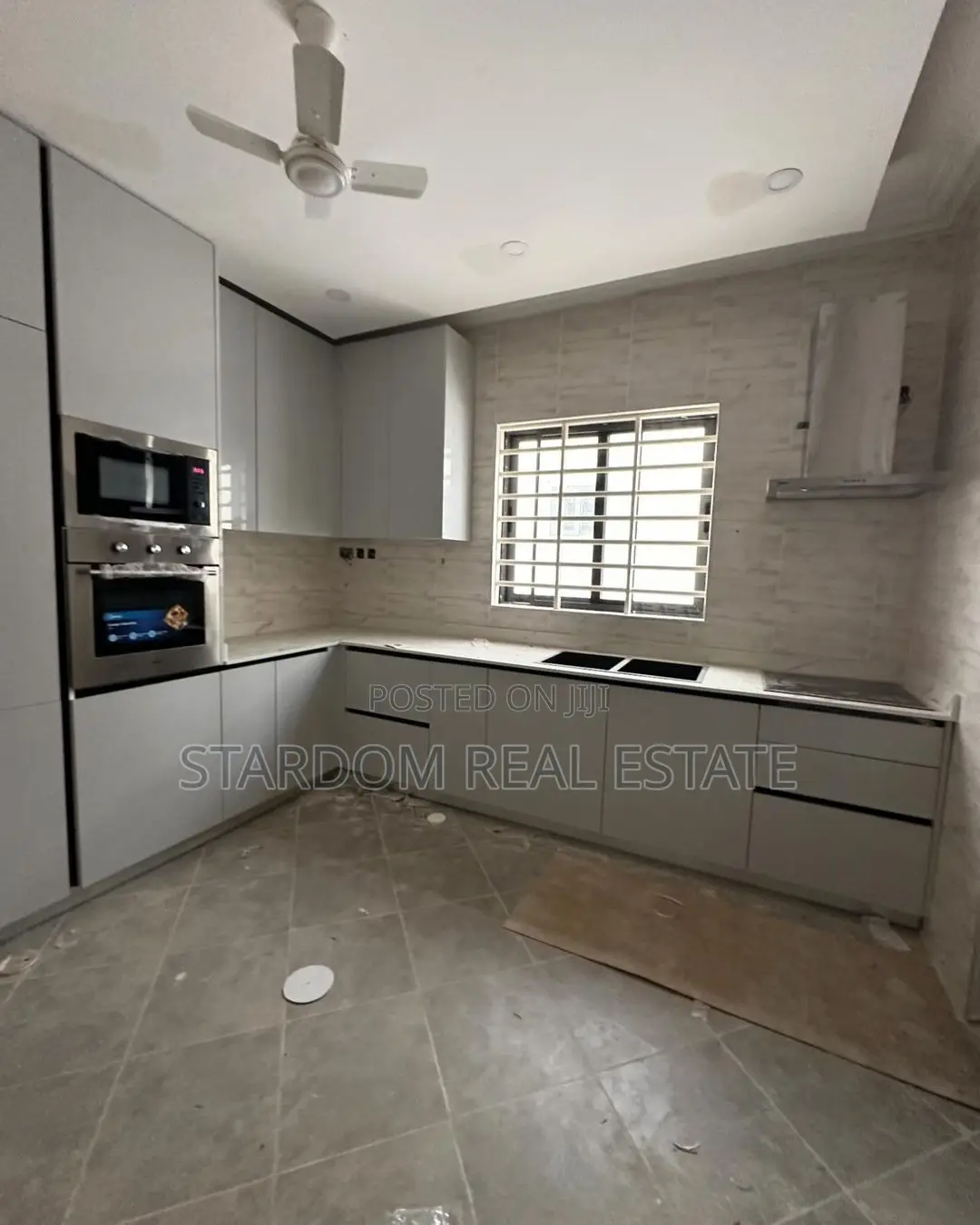 4bdrm Duplex in Spintex for sale in Spintex
