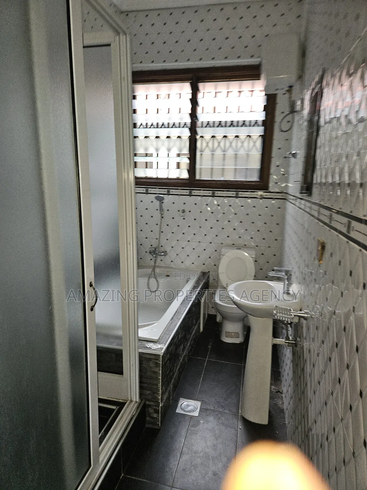 4bdrm House in Spintex Batsonaa for rent in Spintex