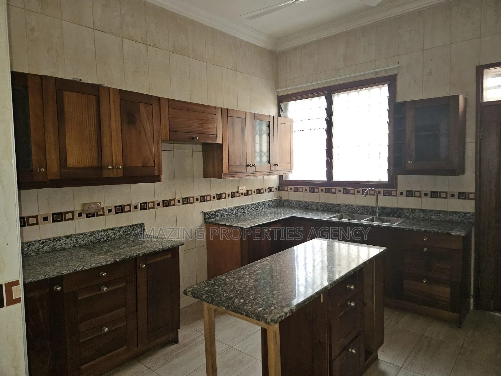 4bdrm House in Spintex Batsonaa for rent in Spintex