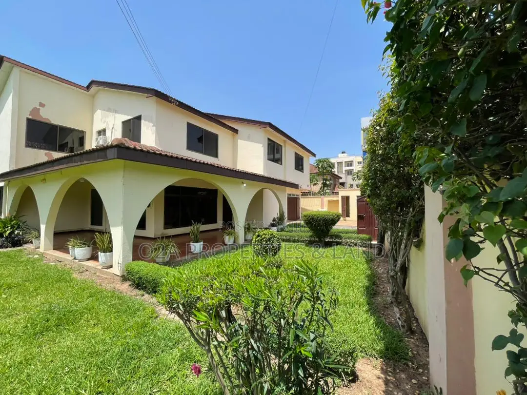 5bdrm House in Tema Community 3, Sakumono for sale in Sakumono