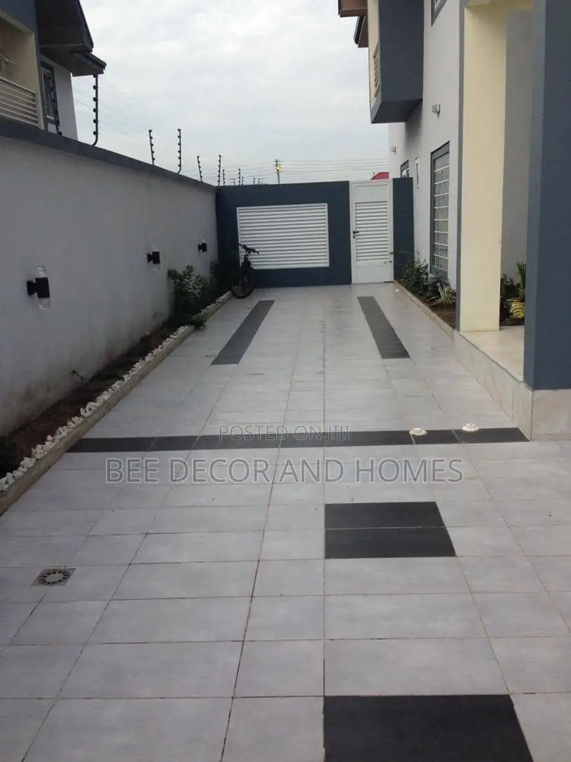4bdrm House in Bee Decor & Homes, Lake Side Estate for sale in Lake Side Estate