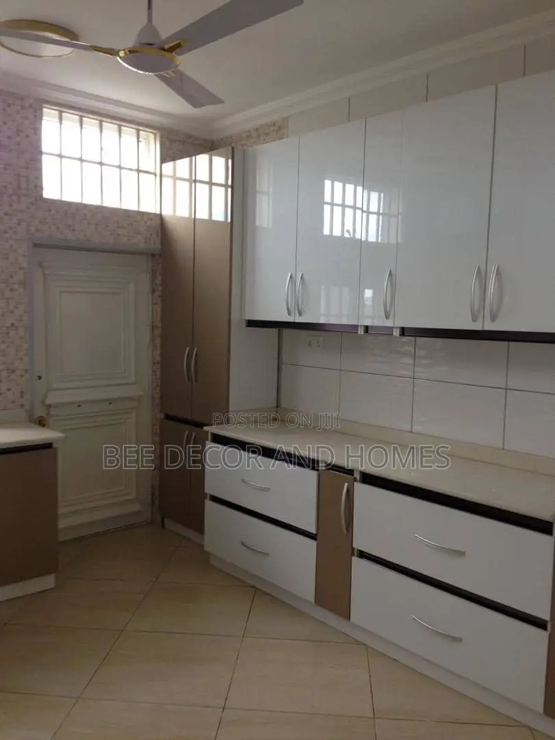 4bdrm House in Bee Decor & Homes, Lake Side Estate for sale in Lake Side Estate