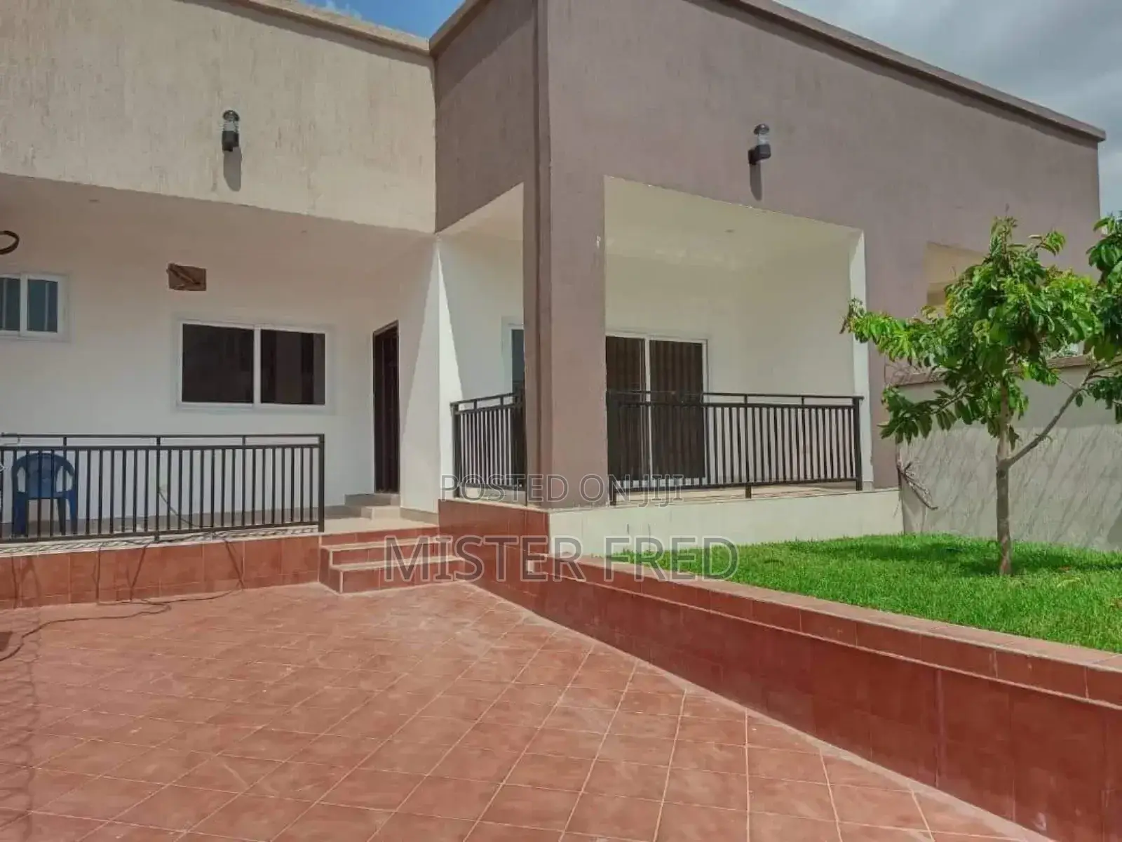 3bdrm House in Broadcasting, Weija for sale in Weija