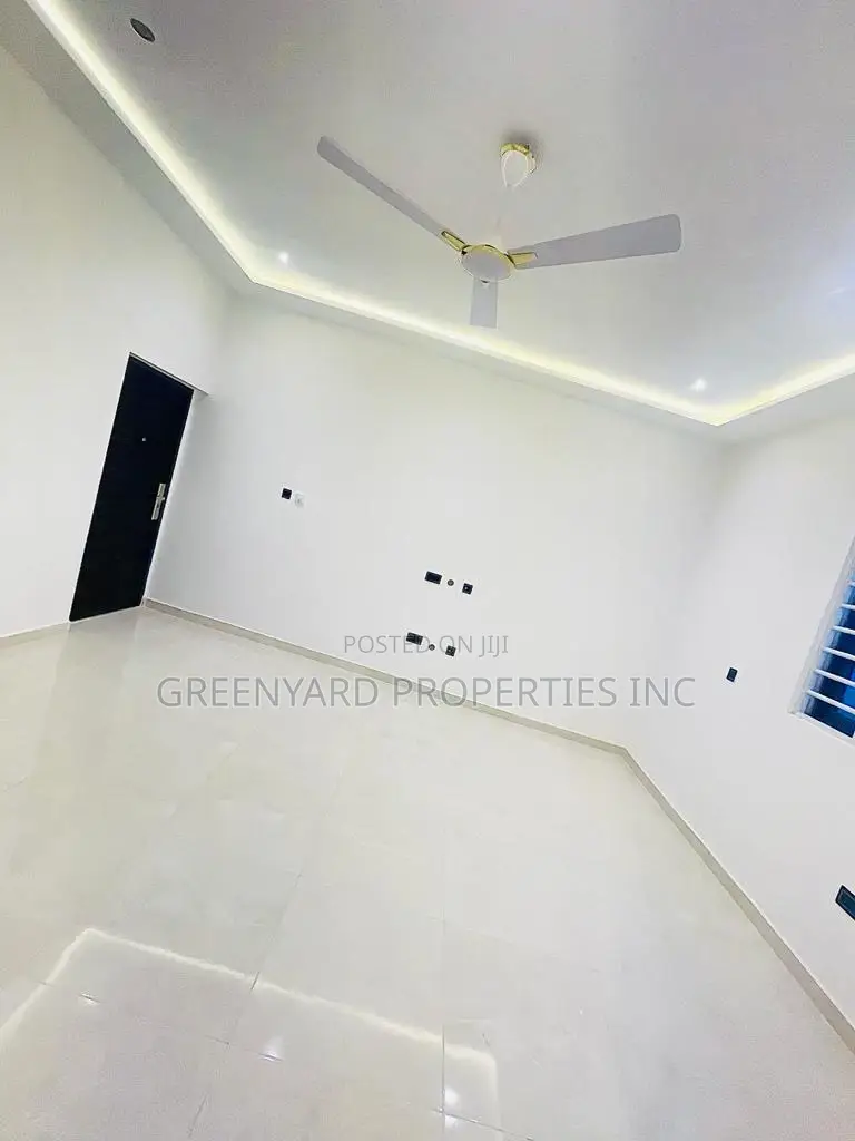 4bdrm Duplex in East Legon for sale in East Legon
