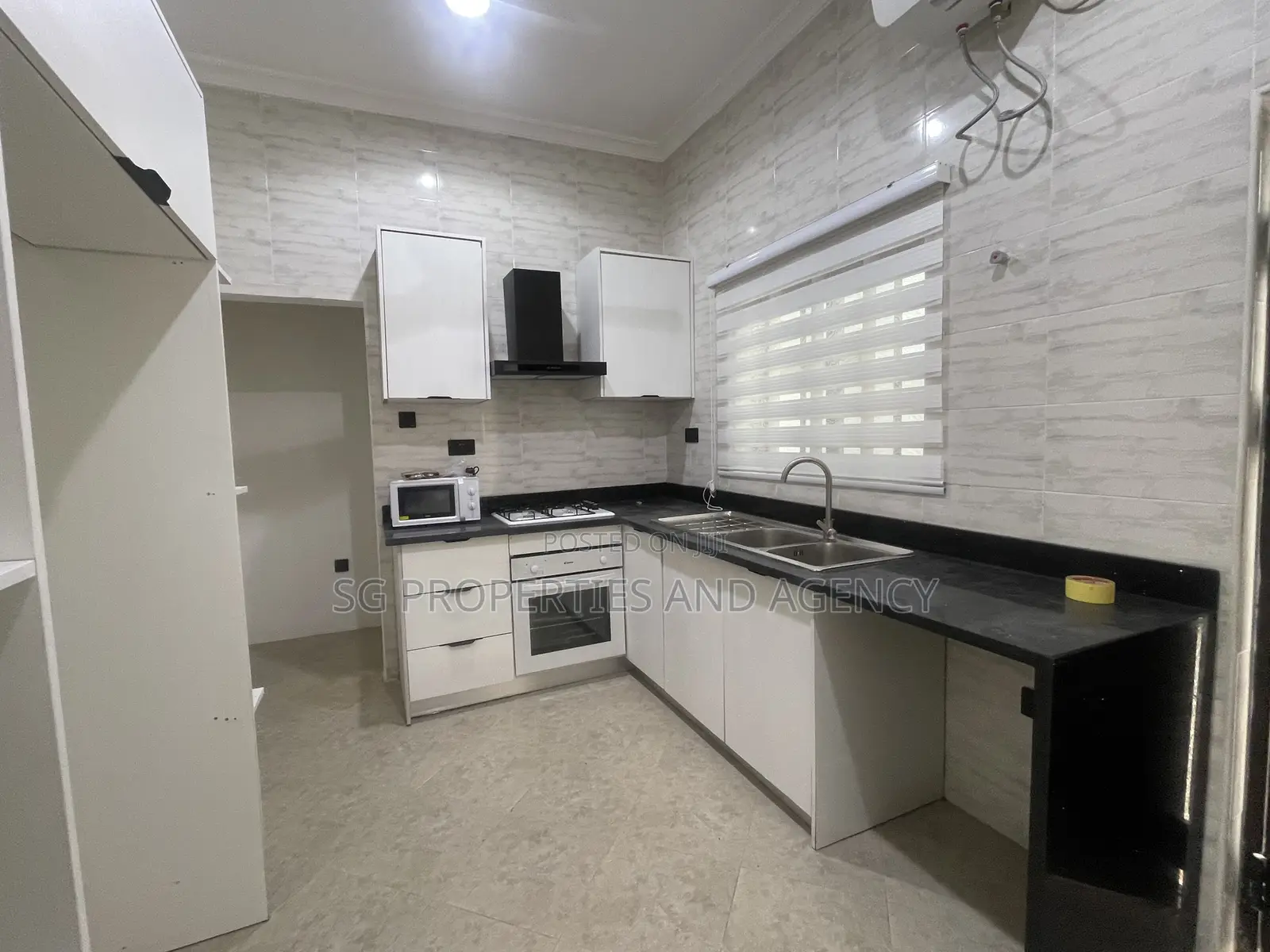 3bdrm House in Kfc, Spintex for rent in Spintex