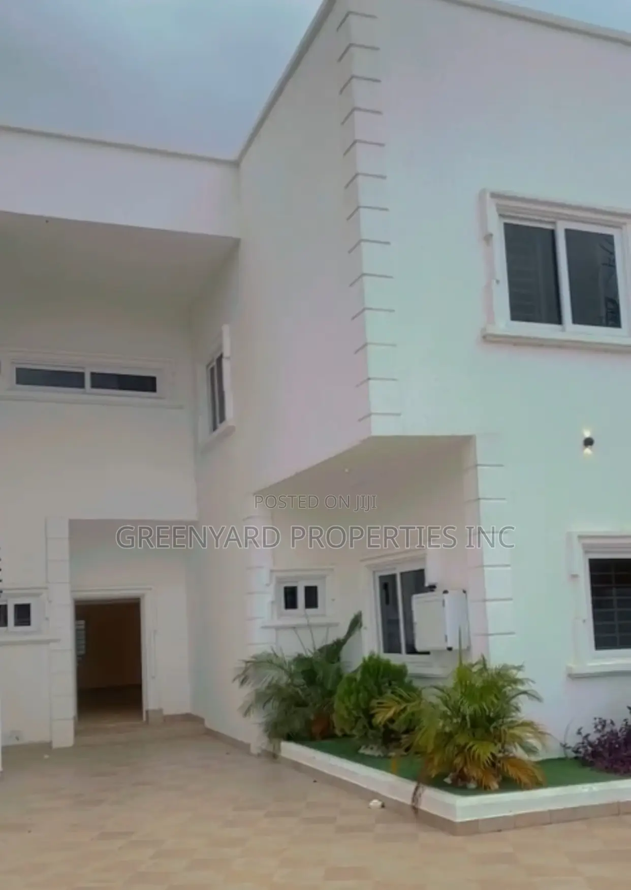 4bdrm Duplex in A&C, East Legon for rent in East Legon