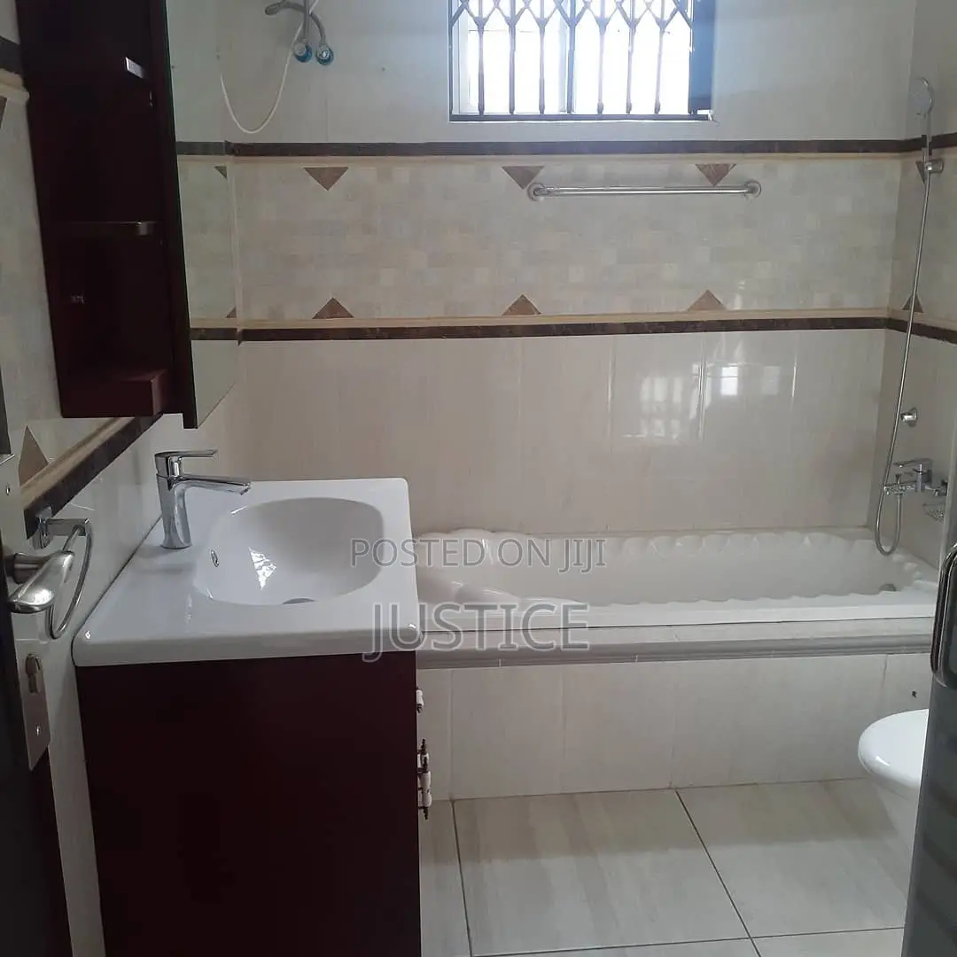 4bdrm House in Paraku Estate Dome for sale in Parakuo Estate