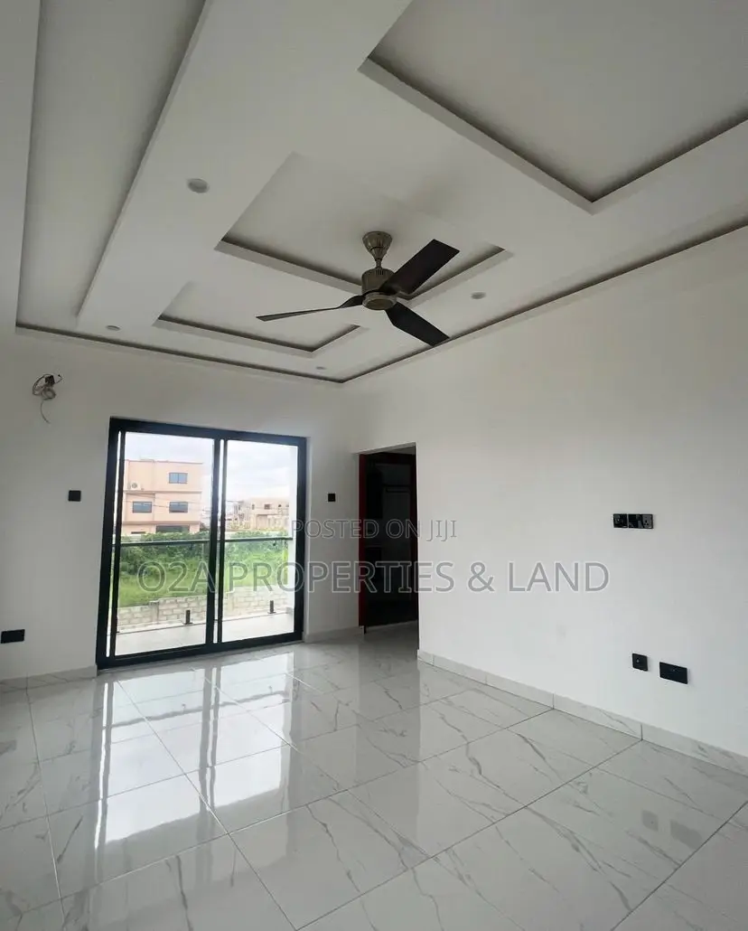 5bdrm House in East Airport for sale in Airport Residential Area