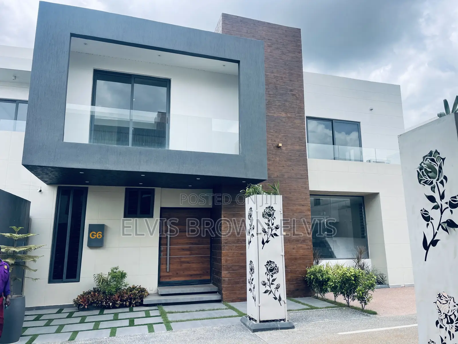 4bdrm Townhouse/Terrace in Nanajucntion, Ashaley Botwe for sale in Ashaley Botwe