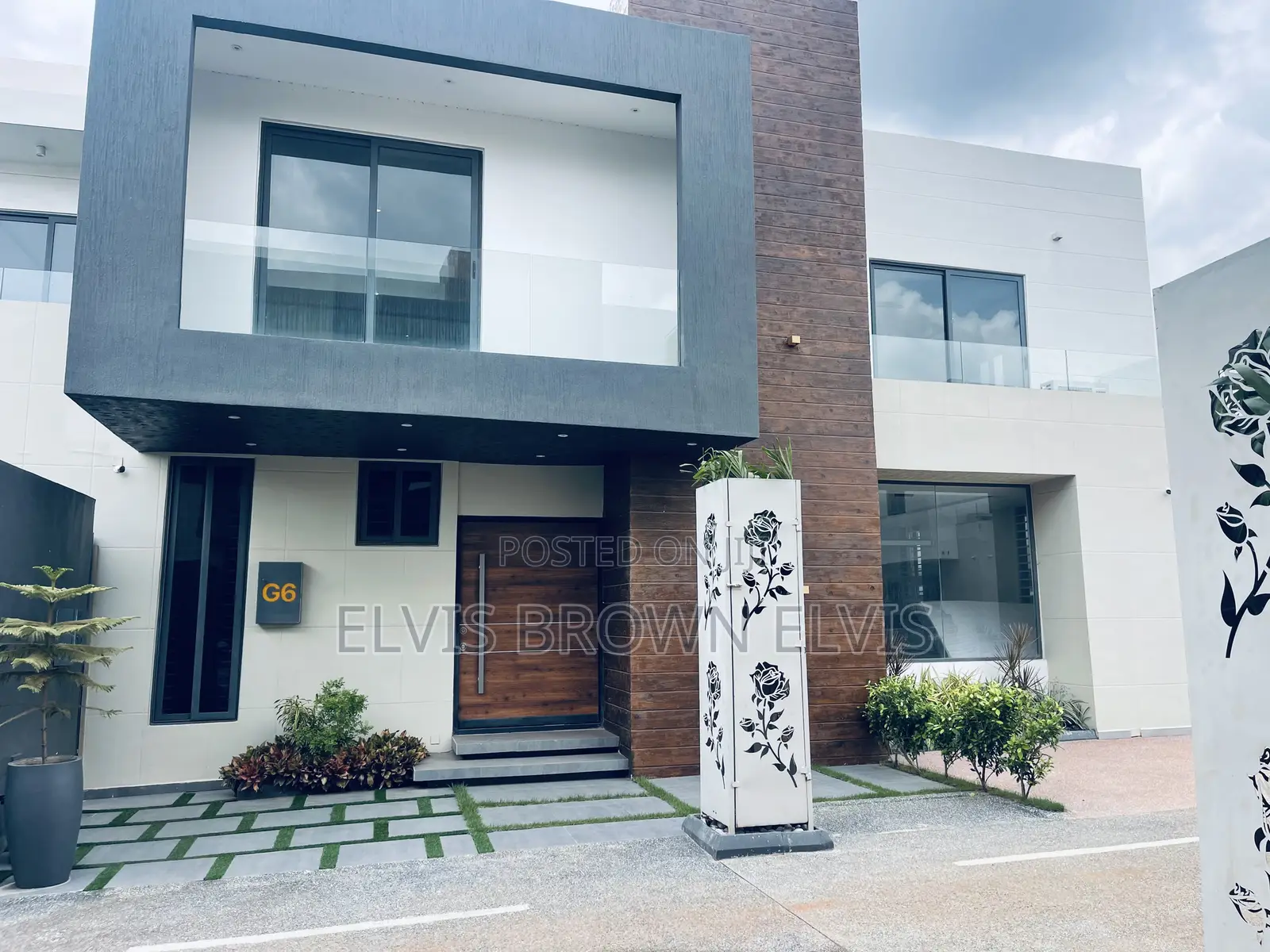 4bdrm Townhouse/Terrace in Nanajucntion, Ashaley Botwe for sale in Ashaley Botwe