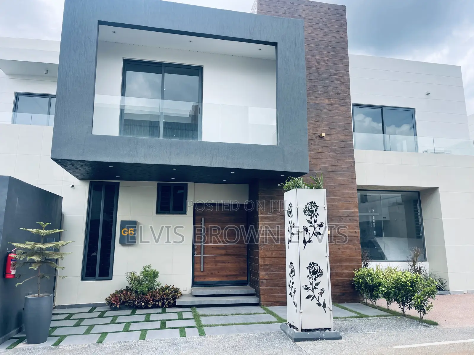 4bdrm Townhouse/Terrace in Nanajucntion, Ashaley Botwe for sale in Ashaley Botwe