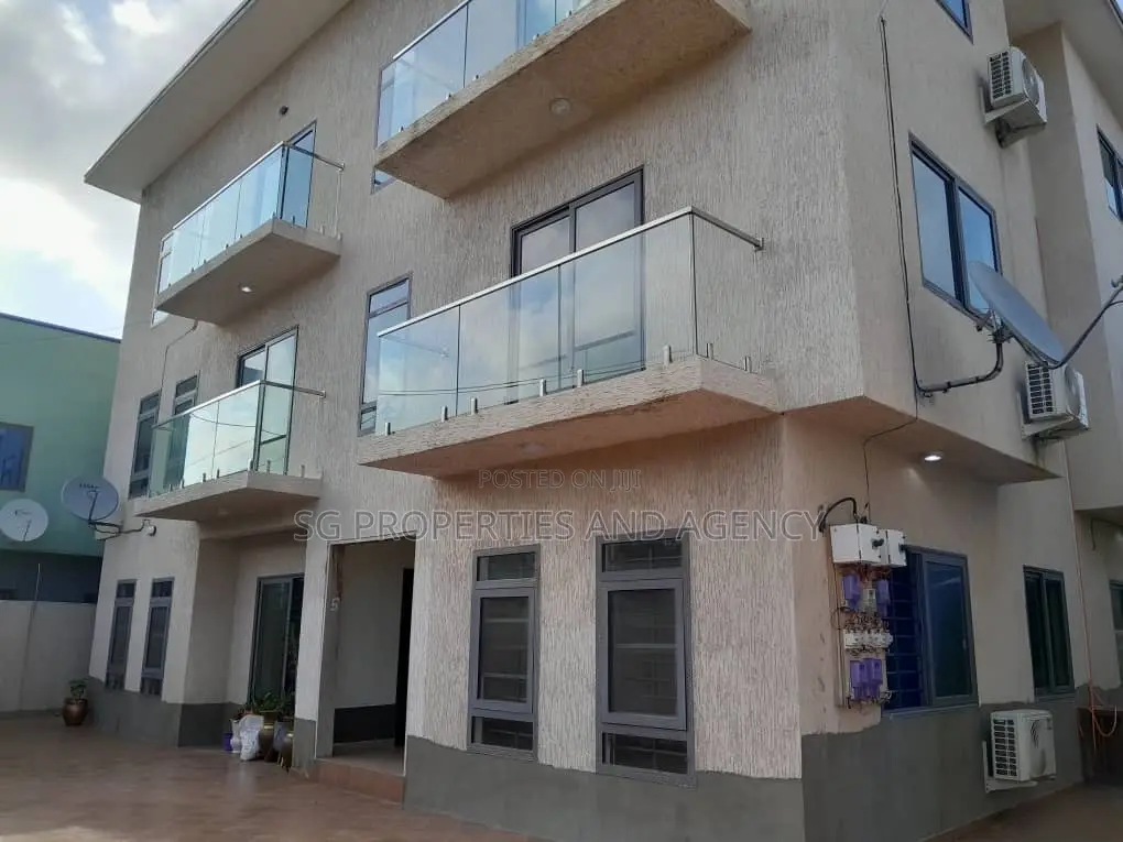2bdrm Apartment in East Airport, Spintex for rent in Spintex