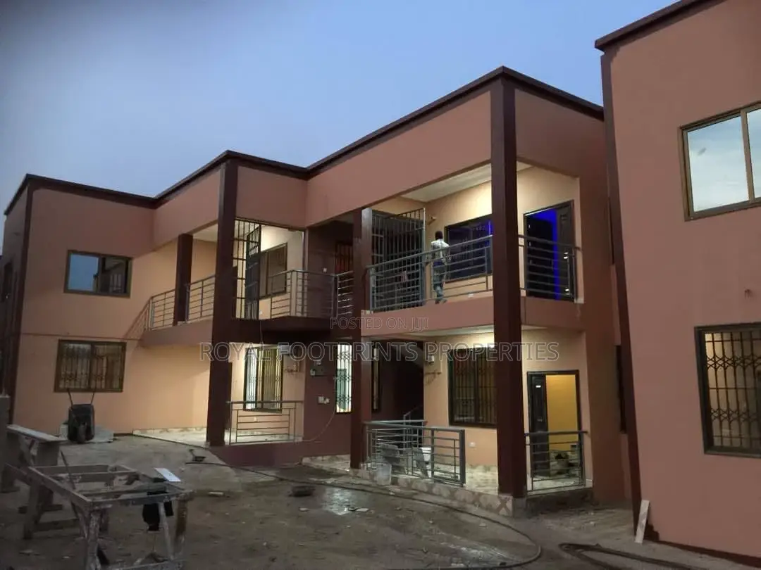 10bdrm Apartment in Royal Footprints, Kwabenya for sale in Kwabenya