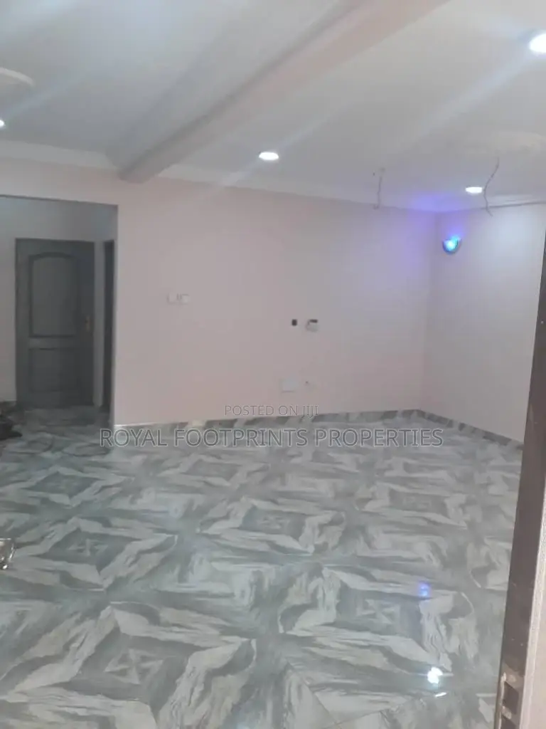 10bdrm Apartment in Royal Footprints, Kwabenya for sale in Kwabenya