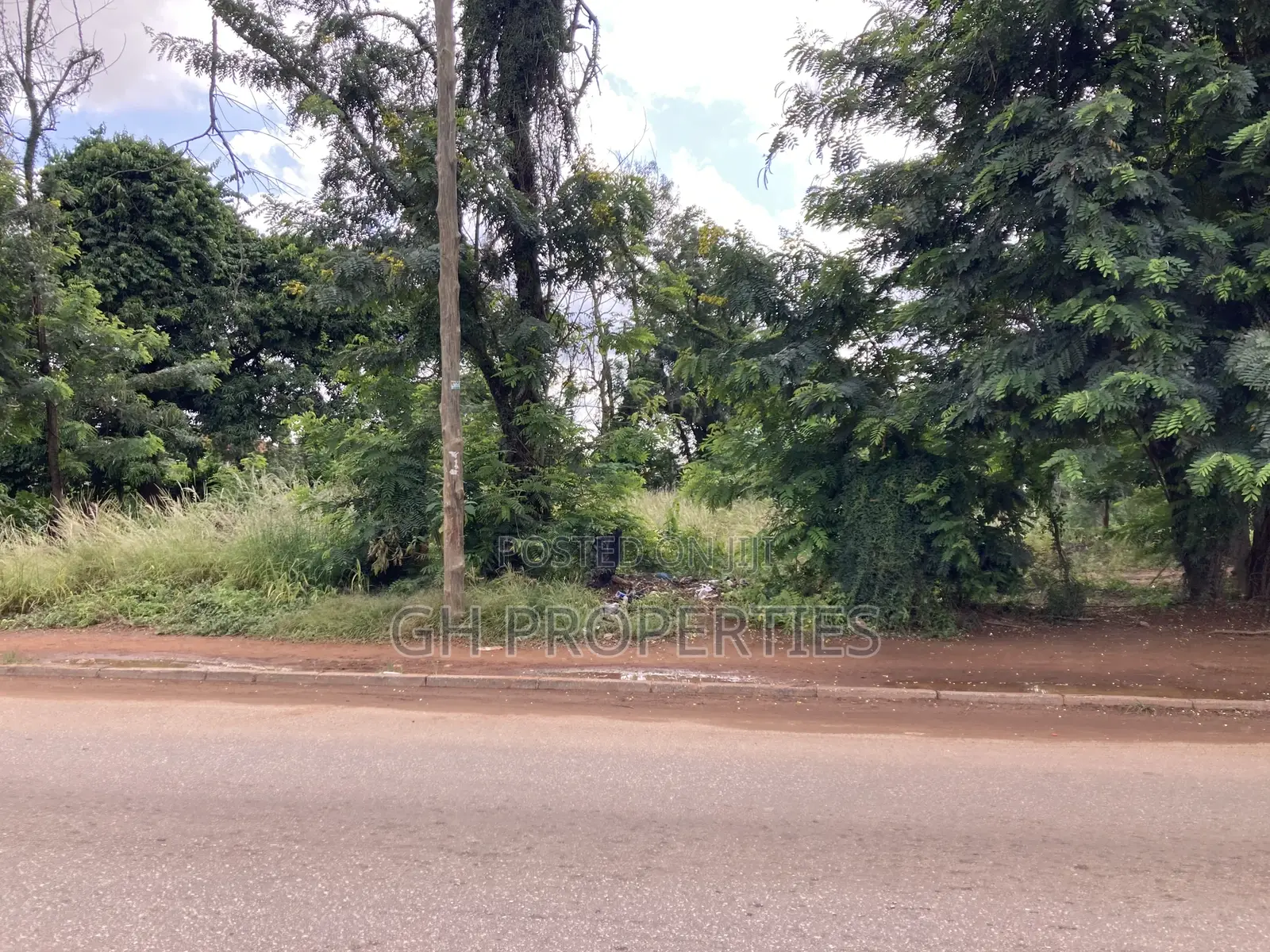 6 Plots for Sale at Adum Ridge Main Road. in Kumasi Metropolitan