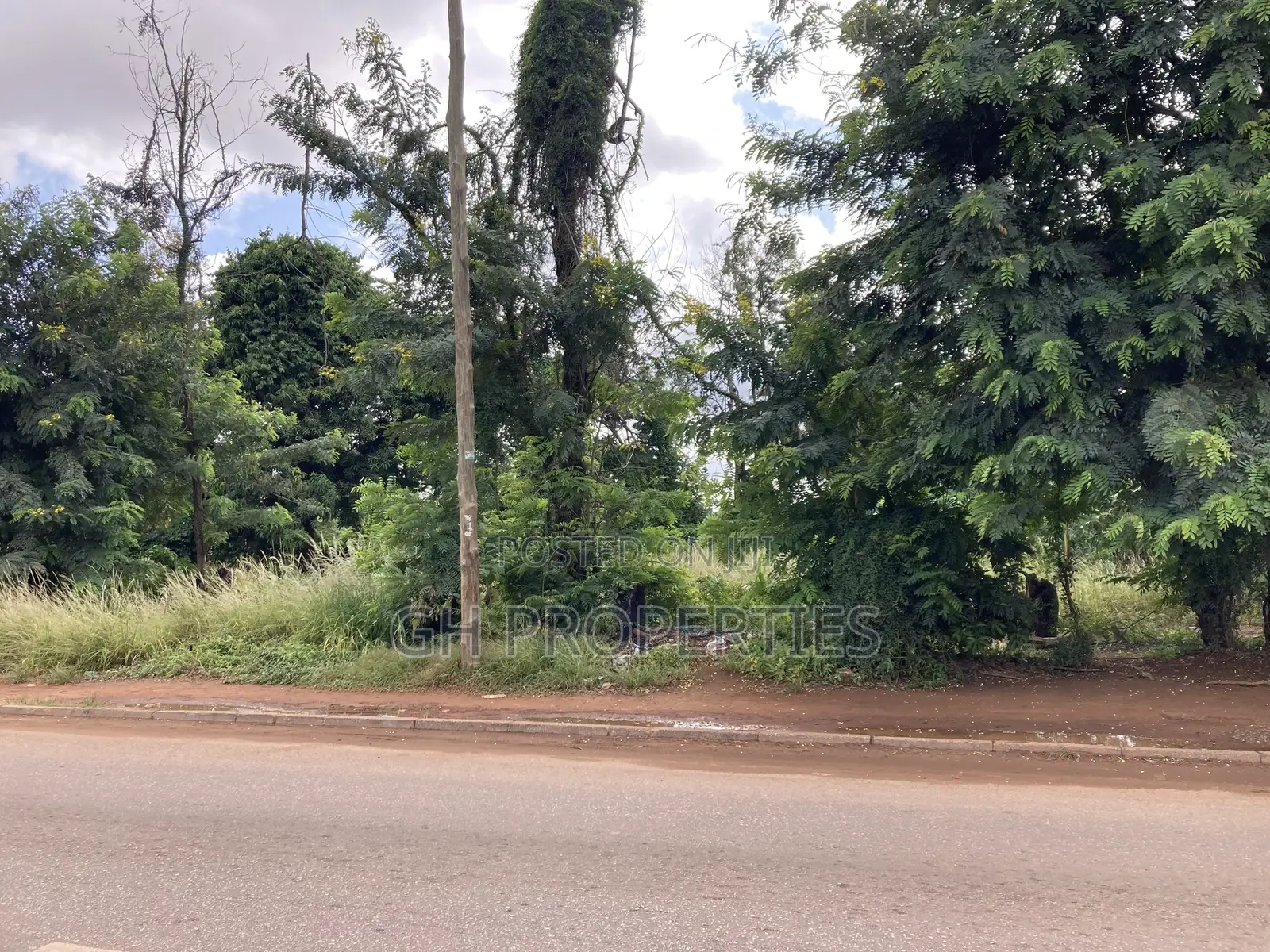 6 Plots for Sale at Adum Ridge Main Road. in Kumasi Metropolitan