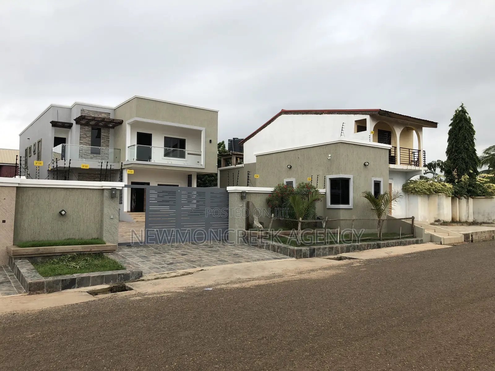 4bdrm Duplex in Adenta Sda, Accra Metropolitan for sale in Accra Metropolitan