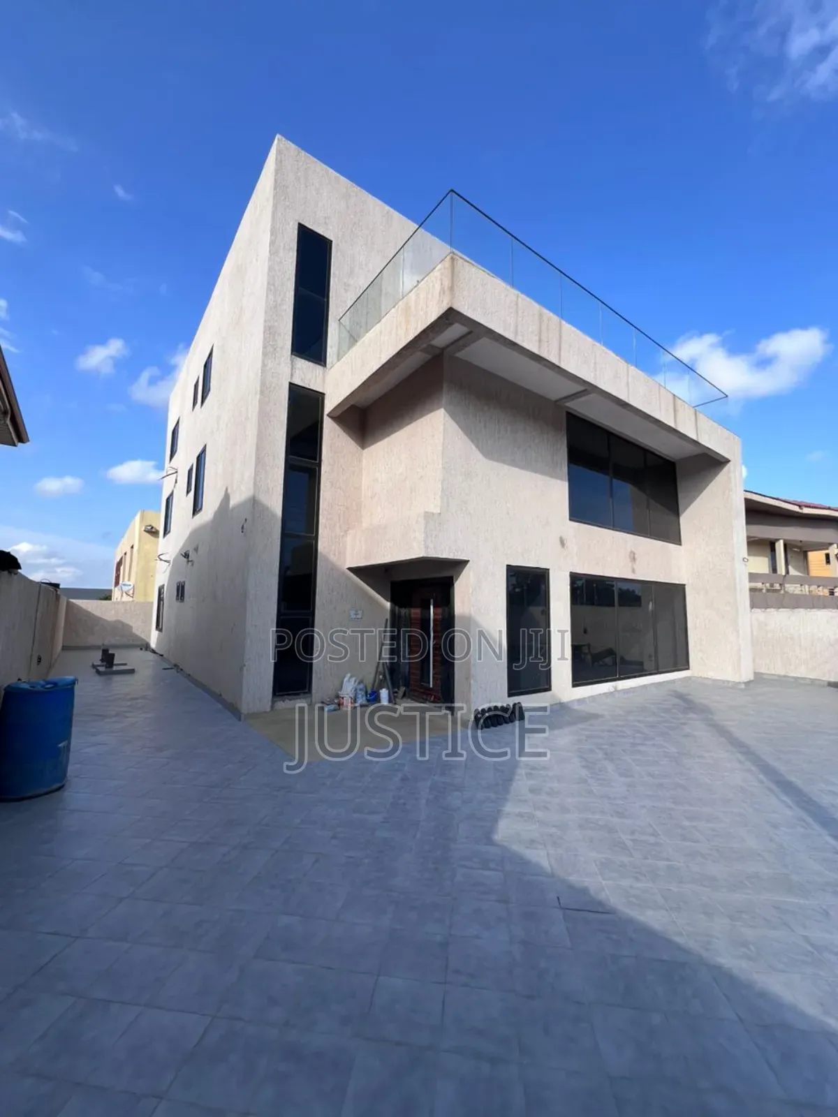 6bdrm Duplex in Abc Achimota for sale in Achimota