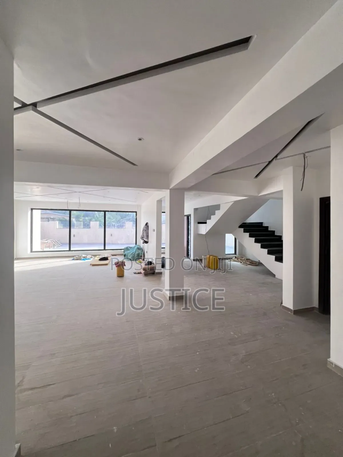 6bdrm Duplex in Abc Achimota for sale in Achimota