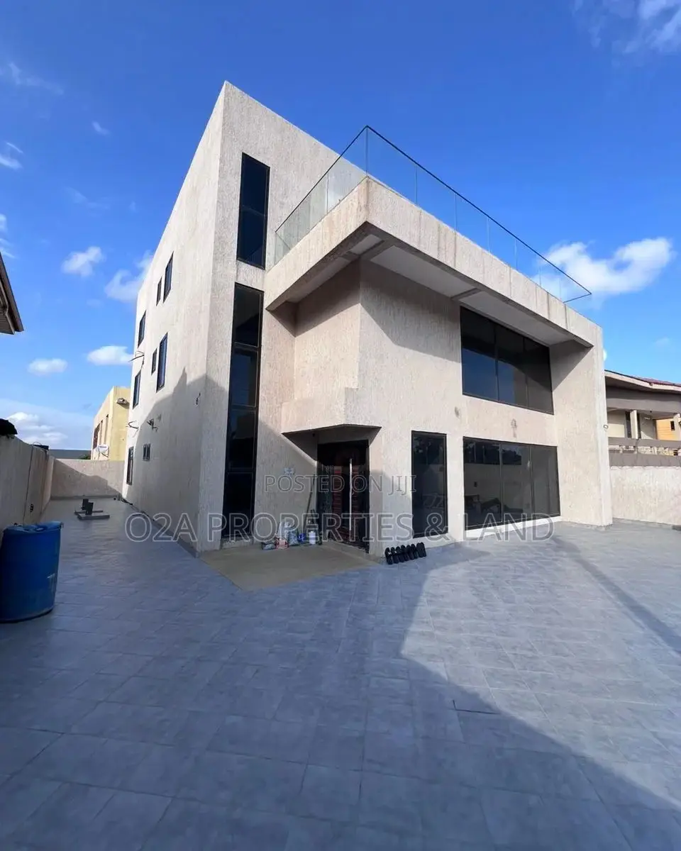 6bdrm House in Achimota Abc, The Mall for sale in The Mall