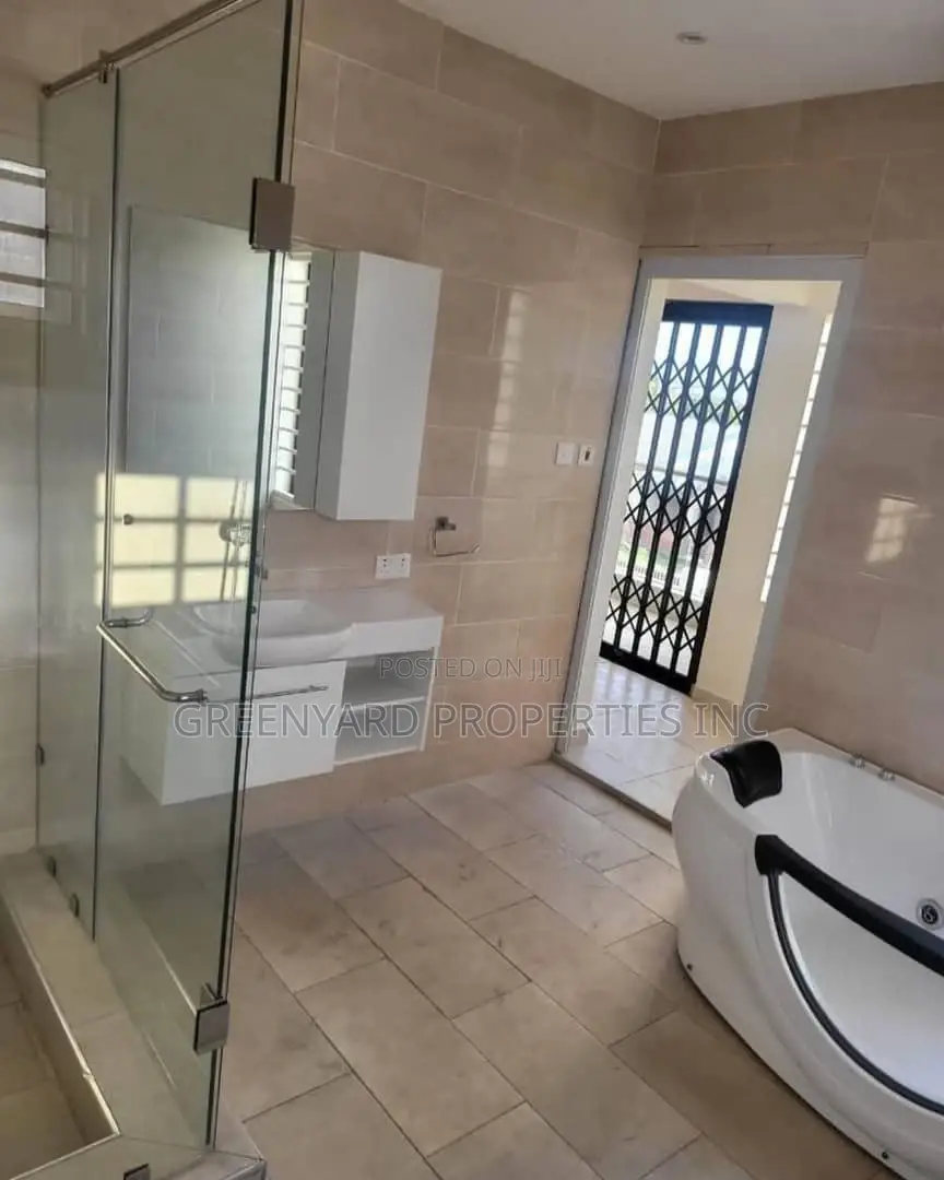 4bdrm House in C6, Lake Side Estate for sale in Lake Side Estate