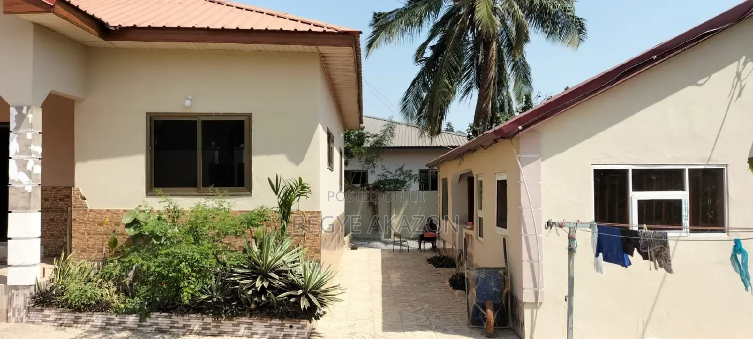 5bdrm House in Ampoma Estate, Frafraha for rent in Frafraha